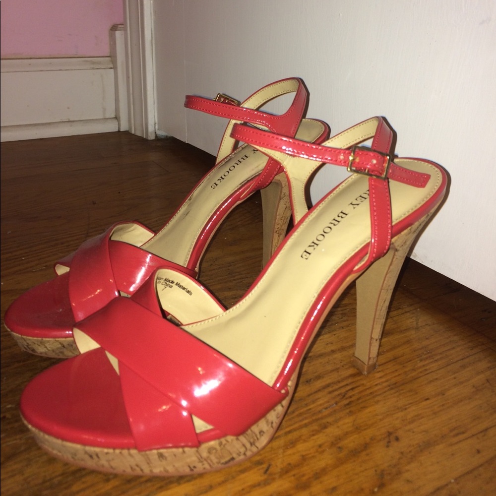 Cute retro looking heels!